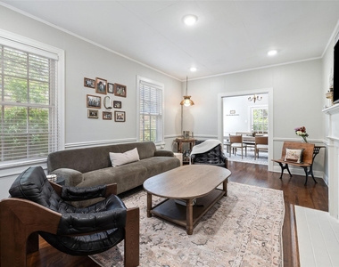 1804 Pearl St - Photo Thumbnail 2