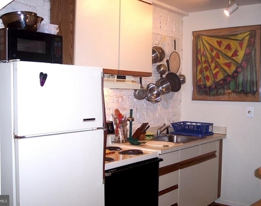 819 N Jackson Street - Photo Thumbnail 5