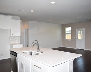 104 Magna Ln - Photo Thumbnail 12