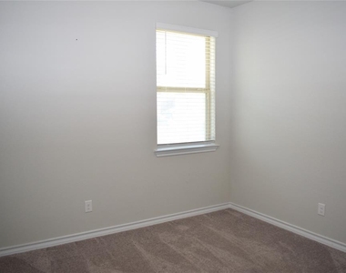 104 Magna Ln - Photo Thumbnail 18