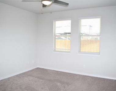 104 Magna Ln - Photo Thumbnail 14