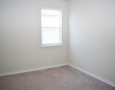 104 Magna Ln - Photo Thumbnail 17