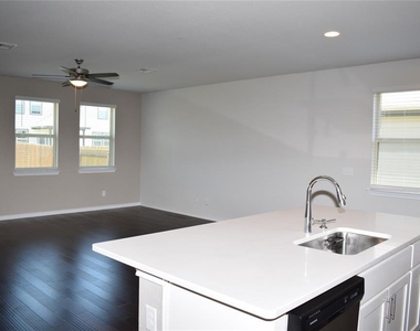 104 Magna Ln - Photo Thumbnail 10