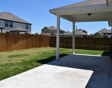 104 Magna Ln - Photo Thumbnail 26