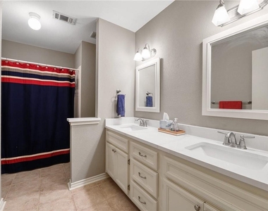 7703 Vail Valley Dr - Photo Thumbnail 18