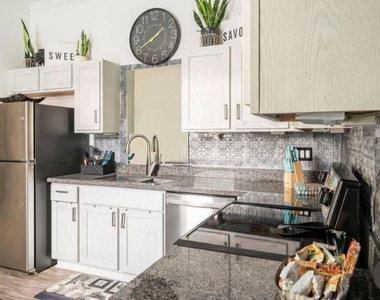 3223 Real St - Photo Thumbnail 7