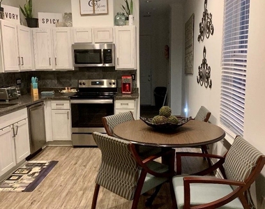 3223 Real St - Photo Thumbnail 10