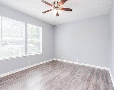 12102 Missel Thrush Ct - Photo Thumbnail 30