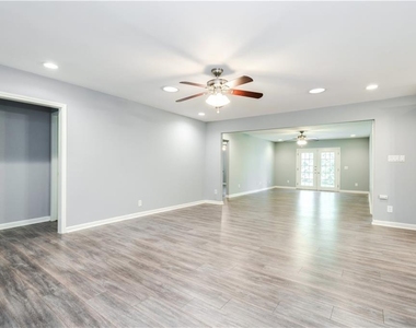 12102 Missel Thrush Ct - Photo Thumbnail 3