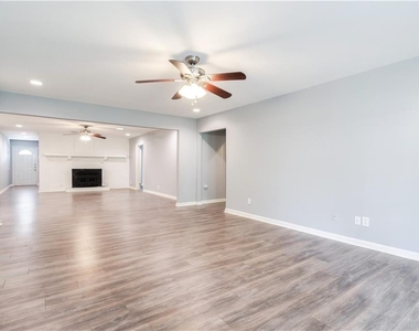 12102 Missel Thrush Ct - Photo Thumbnail 16