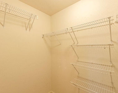 157 Redwood Dr - Photo Thumbnail 14