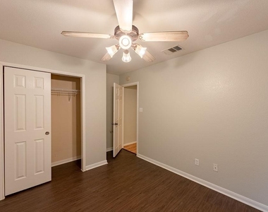 157 Redwood Dr - Photo Thumbnail 18