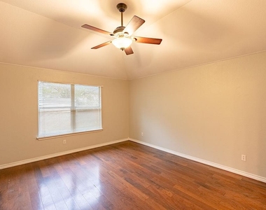 157 Redwood Dr - Photo Thumbnail 11