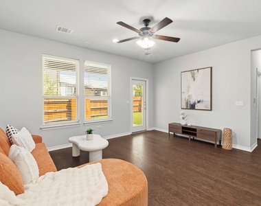 9010 Palmito Dr - Photo Thumbnail 13