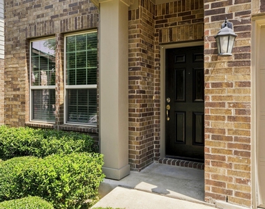 9010 Palmito Dr - Photo Thumbnail 1
