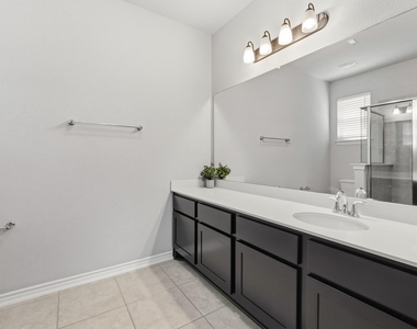 9010 Palmito Dr - Photo Thumbnail 16
