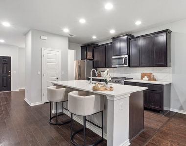 9010 Palmito Dr - Photo Thumbnail 6