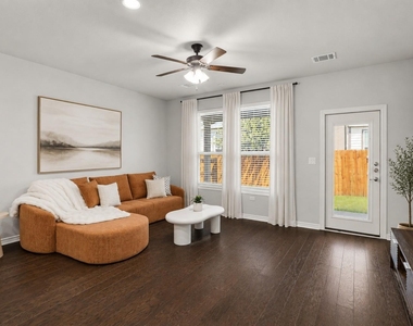 9010 Palmito Dr - Photo Thumbnail 12