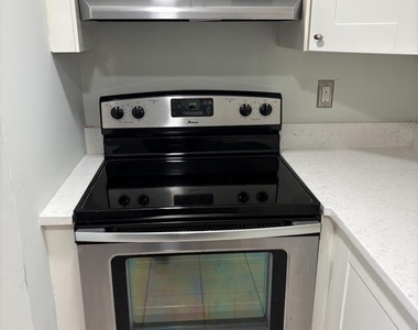 1335 Wallach Place Nw - Photo Thumbnail 6