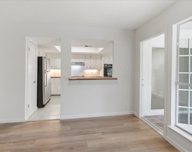 2217 Onion Creek Pkwy - Photo Thumbnail 10