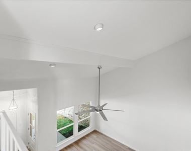 2217 Onion Creek Pkwy - Photo Thumbnail 16