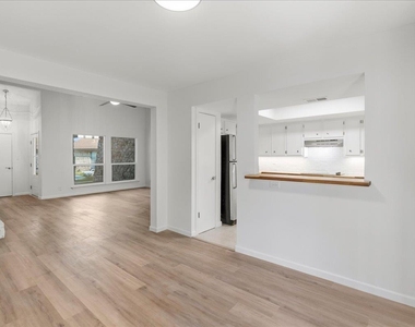 2217 Onion Creek Pkwy - Photo Thumbnail 11