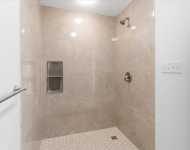 2217 Onion Creek Pkwy - Photo Thumbnail 15