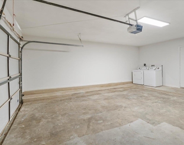 2217 Onion Creek Pkwy - Photo Thumbnail 23