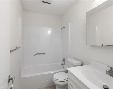 2217 Onion Creek Pkwy - Photo Thumbnail 17