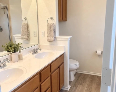 9201 Brodie Ln - Photo Thumbnail 11