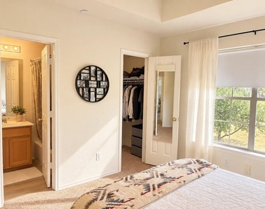 9201 Brodie Ln - Photo Thumbnail 8