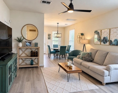 9201 Brodie Ln - Photo Thumbnail 1