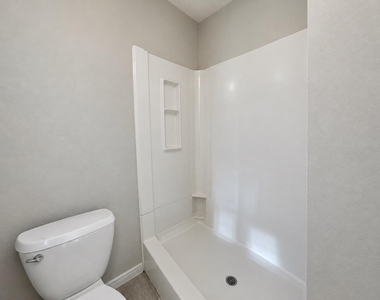 5308 S Pleasant Valley Rd - Photo Thumbnail 17