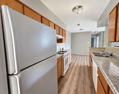 5308 S Pleasant Valley Rd - Photo Thumbnail 32