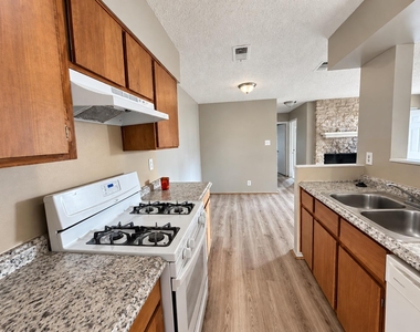 5308 S Pleasant Valley Rd - Photo Thumbnail 34