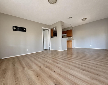 5308 S Pleasant Valley Rd - Photo Thumbnail 28