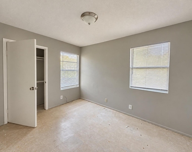 5308 S Pleasant Valley Rd - Photo Thumbnail 25