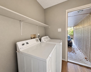 5308 S Pleasant Valley Rd - Photo Thumbnail 37