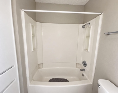 5308 S Pleasant Valley Rd - Photo Thumbnail 23