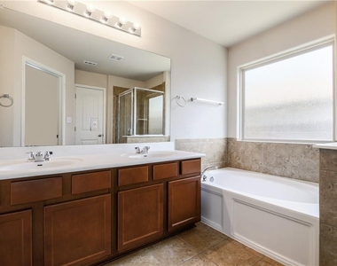 18736 Mangan Way - Photo Thumbnail 21