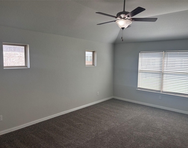 330 Algaroba Loop - Photo Thumbnail 5