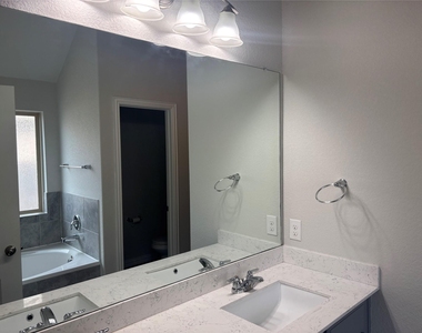 330 Algaroba Loop - Photo Thumbnail 6
