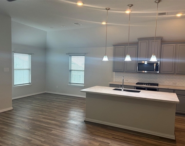 330 Algaroba Loop - Photo Thumbnail 1