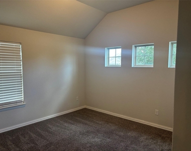 330 Algaroba Loop - Photo Thumbnail 11