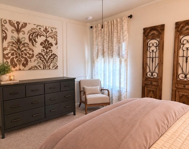 412 Sunrise Park - Photo Thumbnail 5