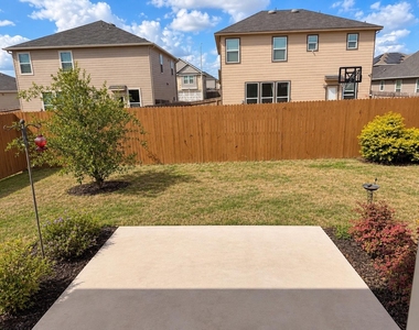 412 Sunrise Park - Photo Thumbnail 13