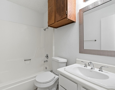 3221 Darnell Dr - Photo Thumbnail 13