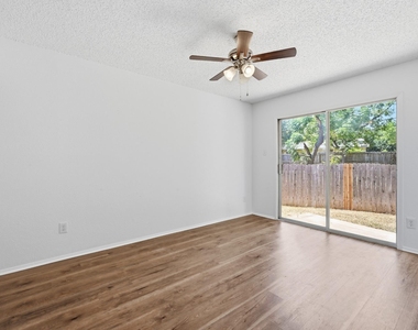 3221 Darnell Dr - Photo Thumbnail 9
