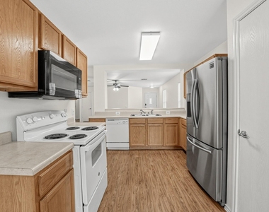 7417 Cayenne Ln - Photo Thumbnail 11