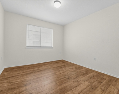 7417 Cayenne Ln - Photo Thumbnail 24